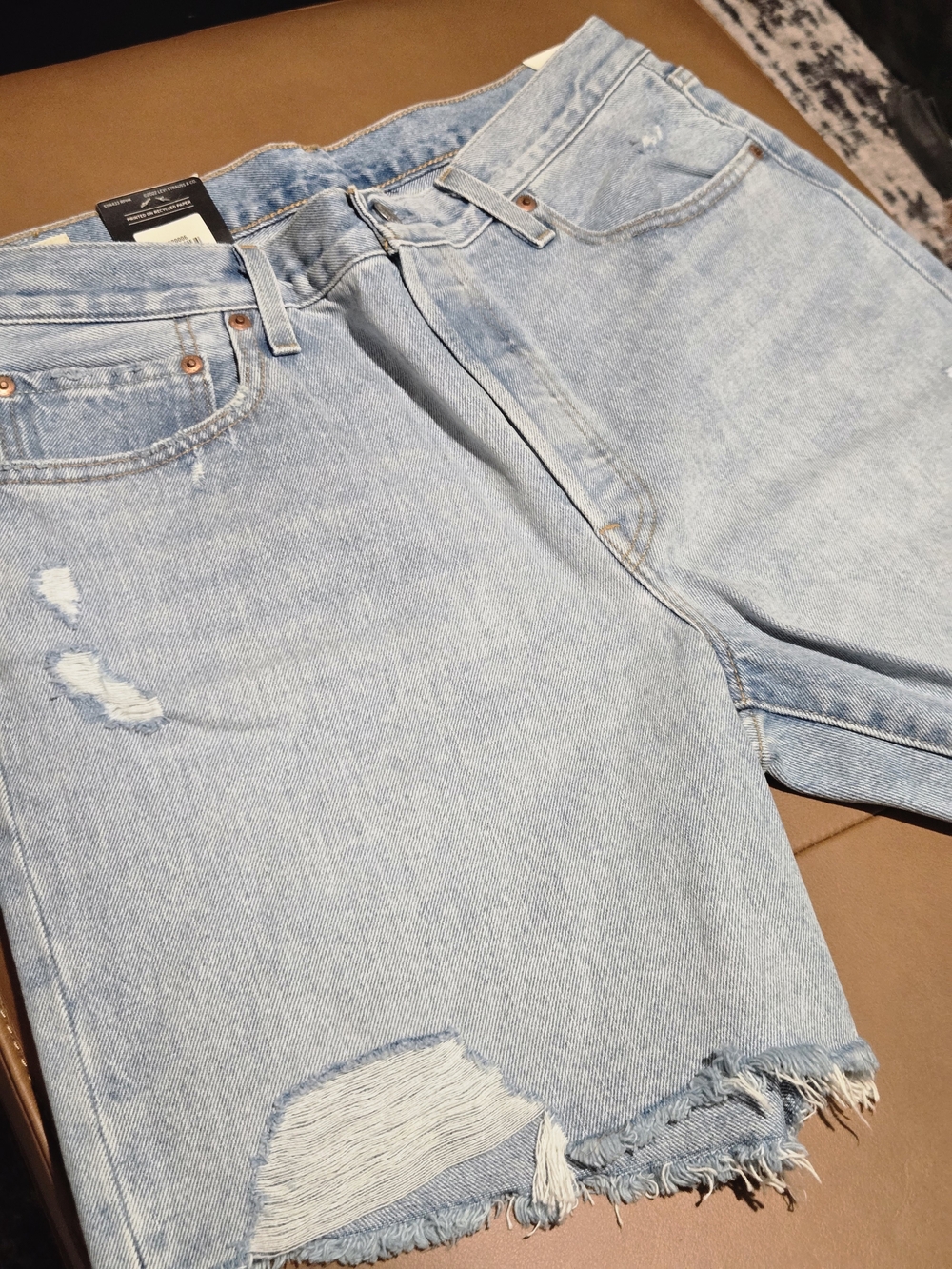 Levi's Premium 501 Mid Thigh Distressed Denim Shorts NWT Size 32